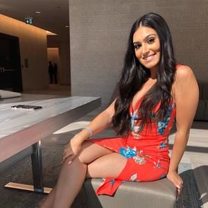 Meet your Posher, Saida